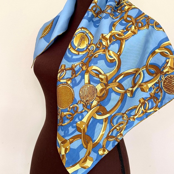 New Gucci Scarf Logo Gold Chains Silk Wrap with Gift Gucci Box - Picture 7 of 13